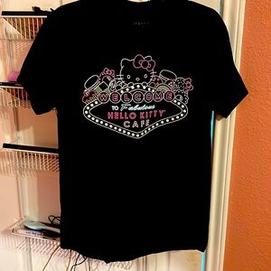 Hello Kitty t-shirt size medium